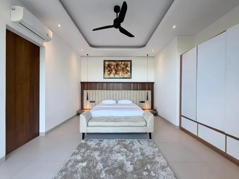 Bedroom with built-in wardrobe — Villa Cemagi