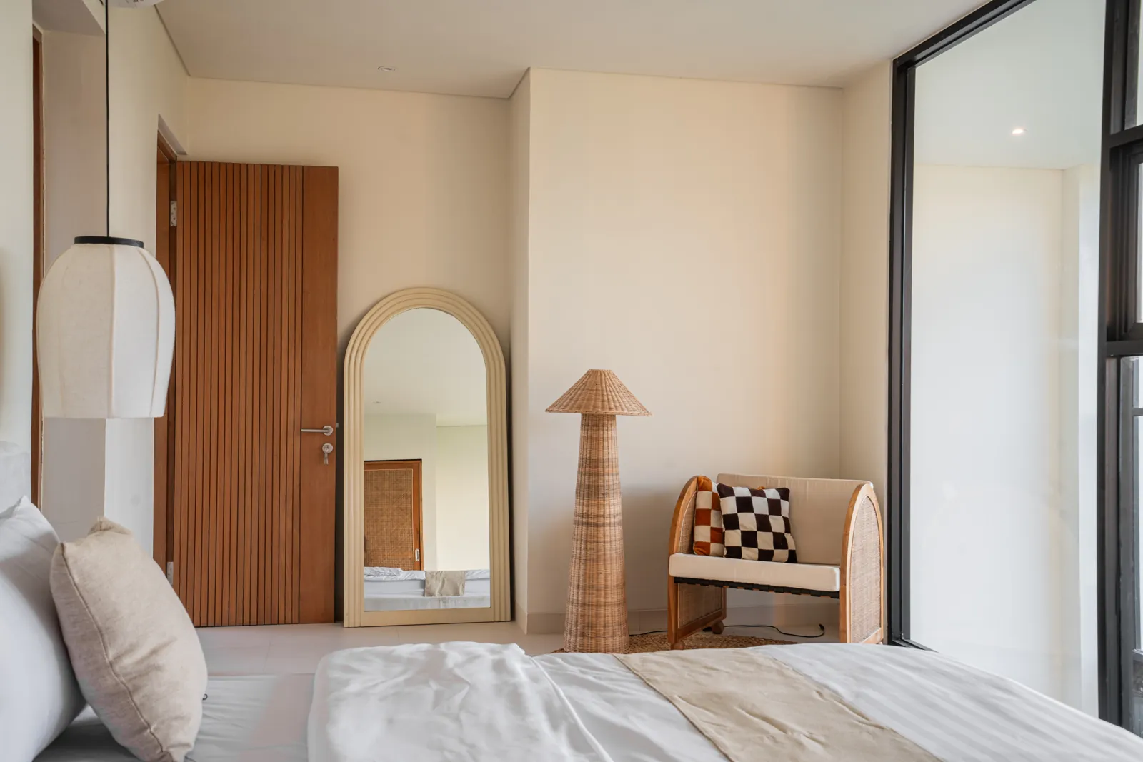 Type B bedroom with arched detail