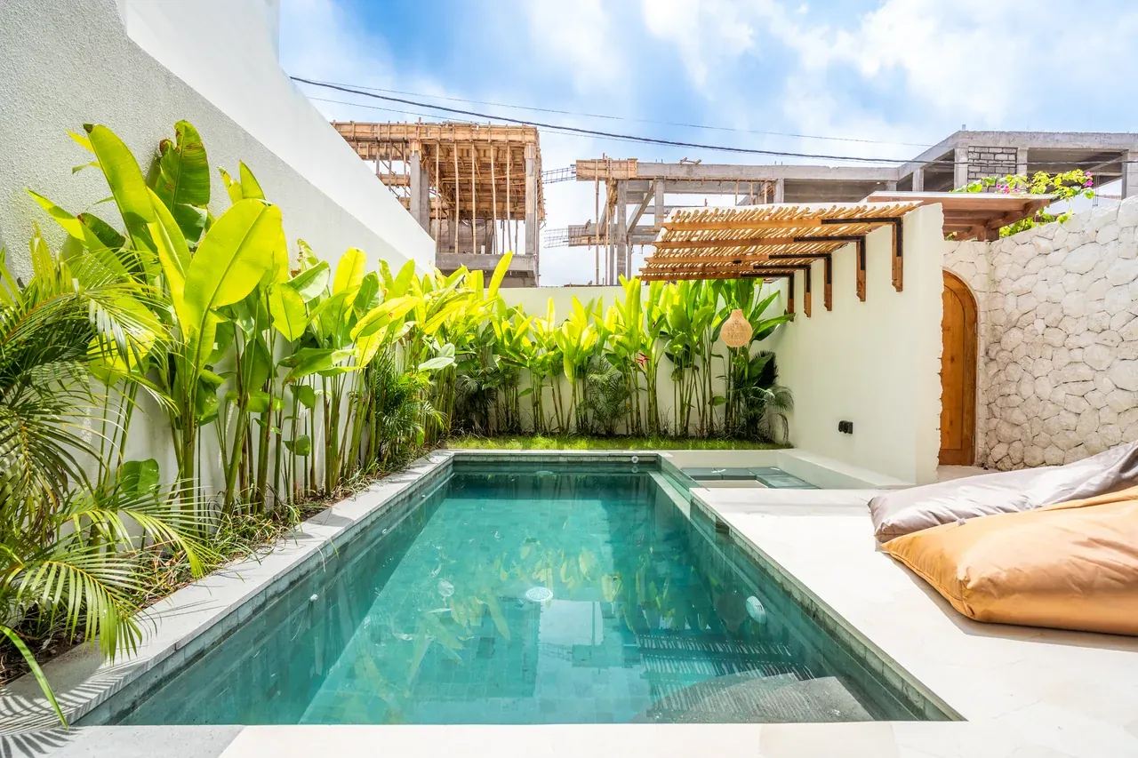 Villa Jucca private pool with sun-deck and bean-bag lounge
