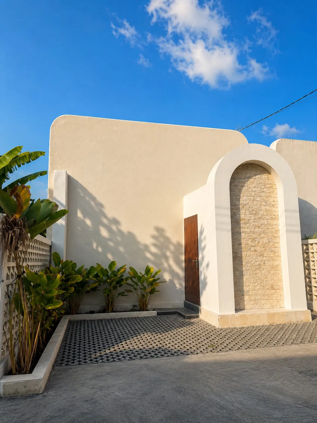 Villa Kangkang arched Mediterranean-style entrance